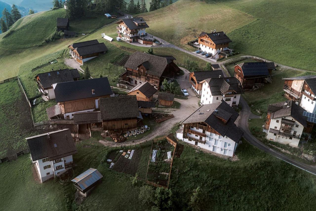 Mountain Chalet Pia La Valle Exterior photo
