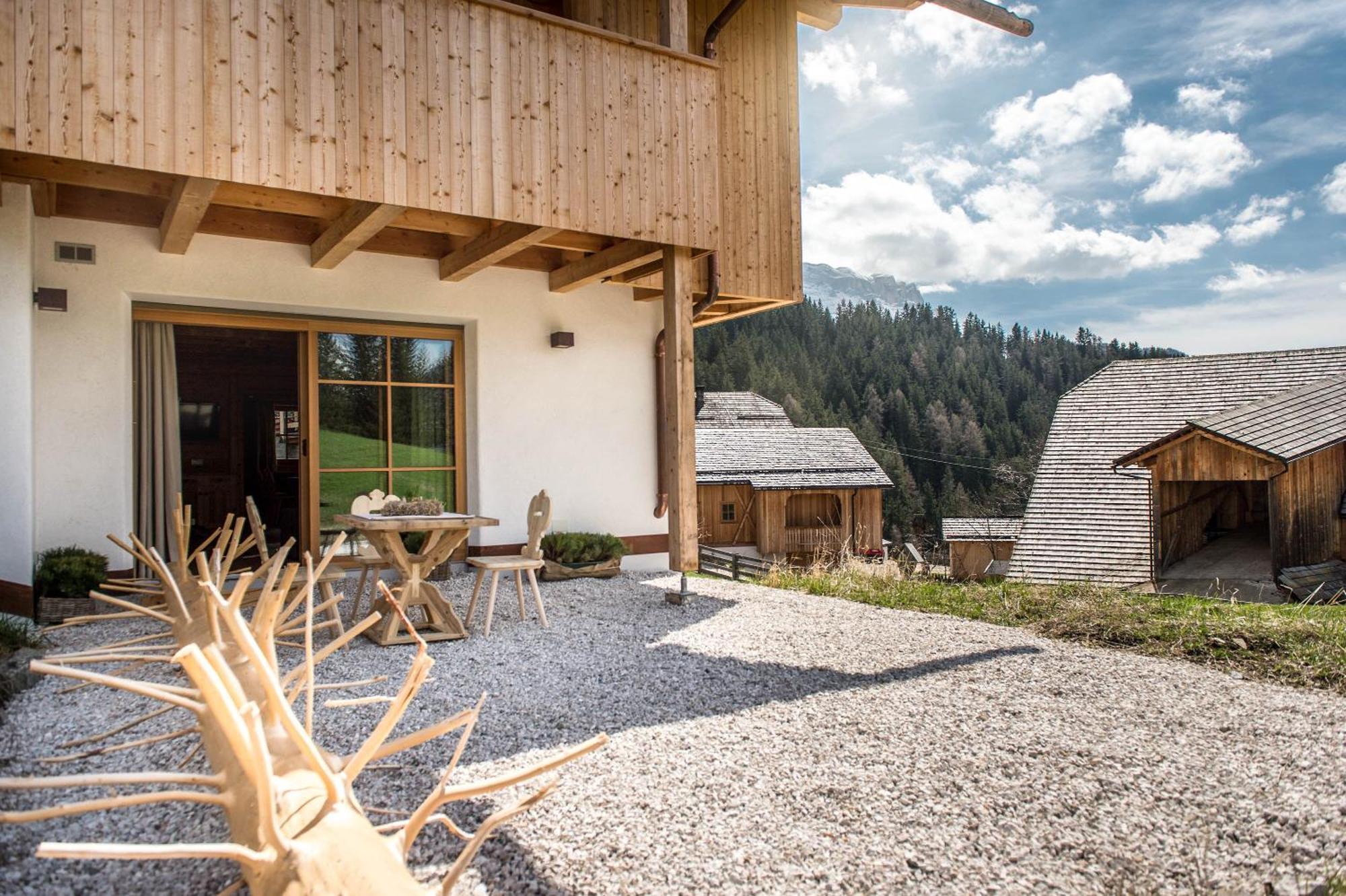 Mountain Chalet Pia La Valle Exterior photo
